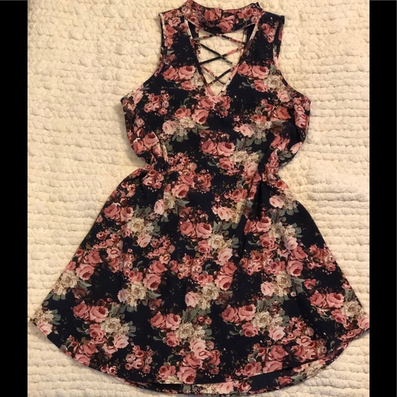 Floral lace up dress - Picture 1 of 3